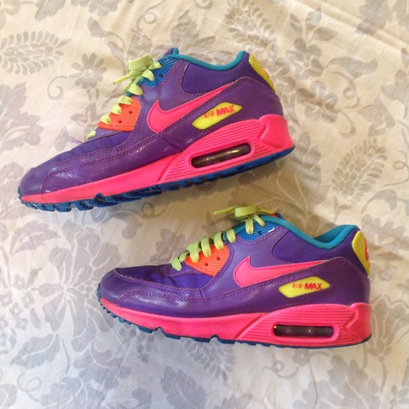 neon colored nike shoes